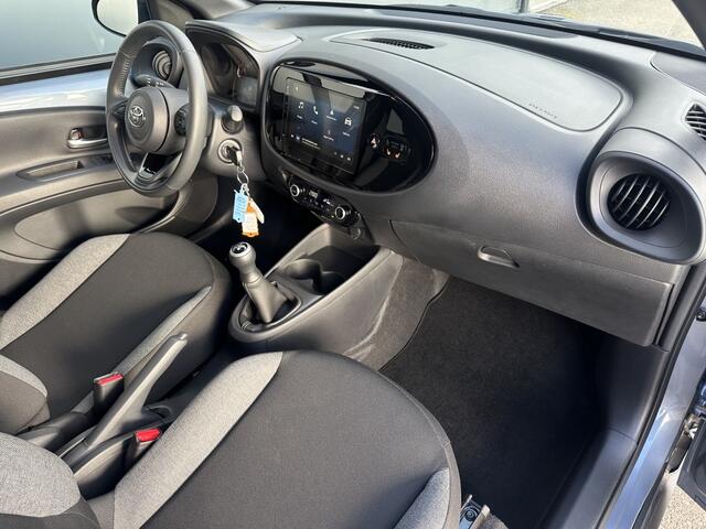 Toyota AYGO 1.0 VVT-i MT Active Limited / Apple Carplay / Camera / Climate C