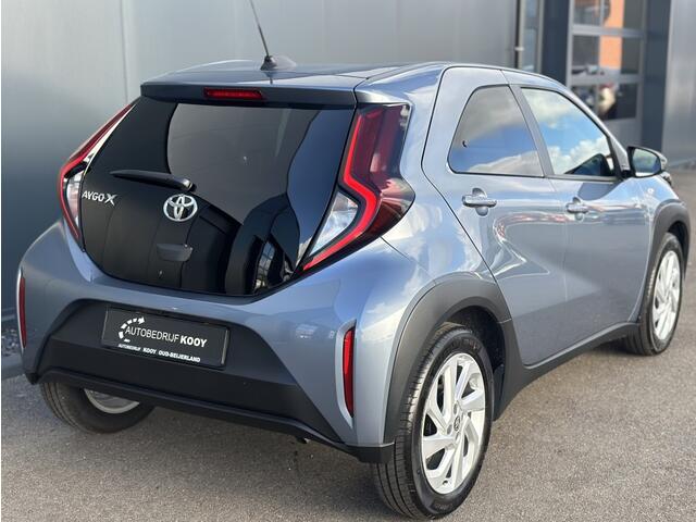 Toyota AYGO 1.0 VVT-i MT Active Limited / Apple Carplay / Camera / Climate C