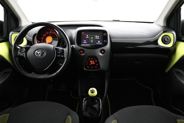 Toyota AYGO 1.0 VVT-i x | Climate control | Apple carplay - android auto | Keyless | Parkeercamera |