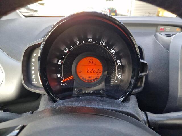Toyota AYGO 1.0 VVT-i x-play, 1e Eig! Camera! Carplay! VERWACHT!