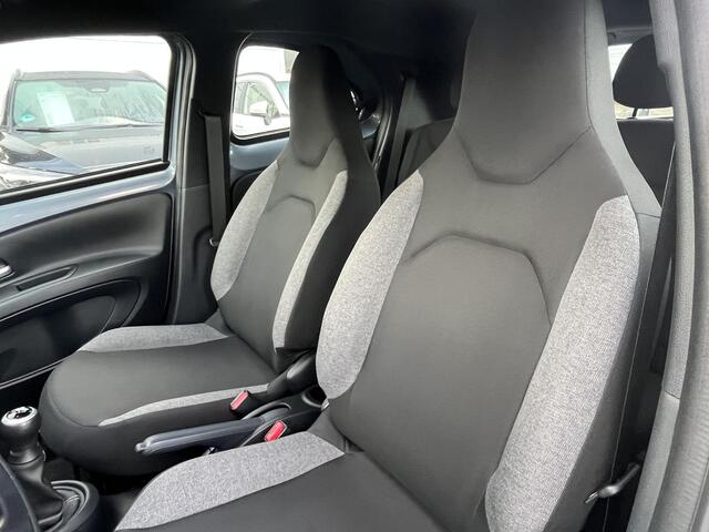 Toyota AYGO X 1.0 VVT-i MT Play