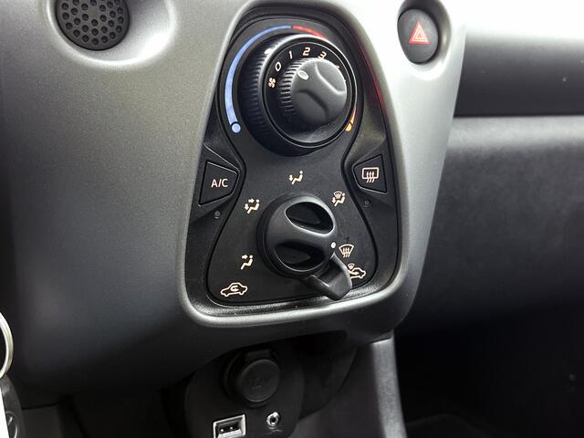 Toyota AYGO 1.0 VVT-i x-play | Dealeronderhouden auto |