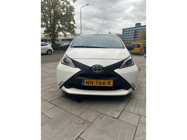 Toyota AYGO 1.0 VVT-i x-now ZEER NETTE STAAT