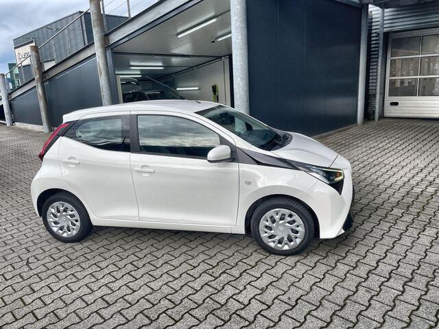 Toyota AYGO 1.0 VVT-i x-play