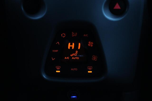 Toyota AYGO 1.0 VVT-i x-joy cabrio | Climate control | Parkeercamera | Groot multimedia scherm |