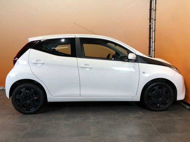 Toyota AYGO 1.0 VVT-i x-play navigatie | achteruitrijcamera