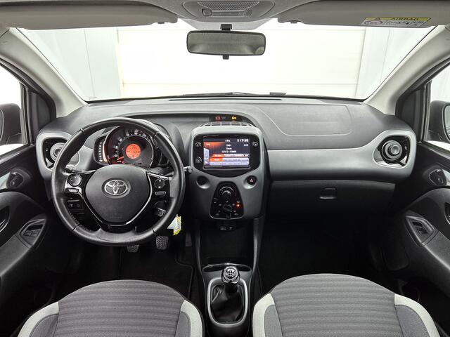 Toyota AYGO 1.0 VVT-i x-play | Apple Carplay / Android Auto | Camera | Airco | Metallic Lak | 10 Jaar Garantie |