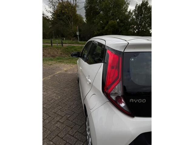 Toyota AYGO 1.0 VVT-i x-play ltd