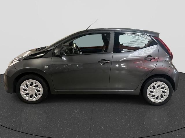 Toyota AYGO 1.0 VVT-i x-play | Rijklaar