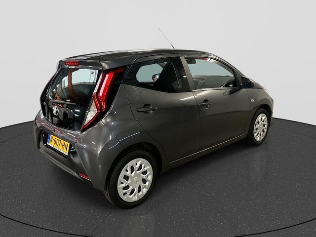 Toyota AYGO 1.0 VVT-i x-play | Rijklaar