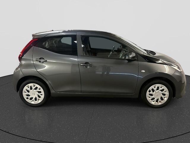 Toyota AYGO 1.0 VVT-i x-play | Rijklaar