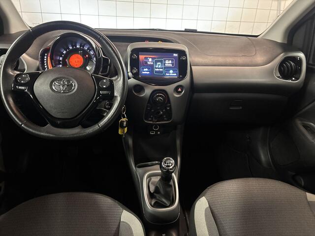 Toyota AYGO 1.0 VVT-i x-play | Rijklaar