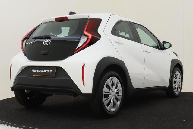 Toyota AYGO X 1.0 VVT-i MT PLAY -CARPLAY|CAMERA|ADAP.CRUISE|DAB|5-DRS