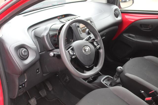 Toyota AYGO 1.0 VVT-i x-fun