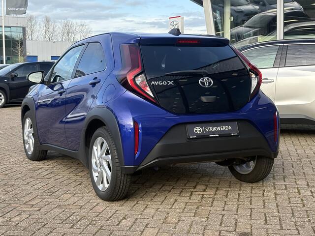 Toyota AYGO X 1.0 VVT-i MT first
