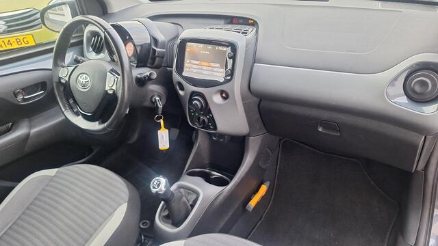 Toyota AYGO 1.0 VVT-i x-play rijklaar prijs