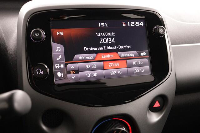 Toyota AYGO 1.0 VVT-i x-play | Apple Carplay/Android Auto | Parkeercamera | Airco |
