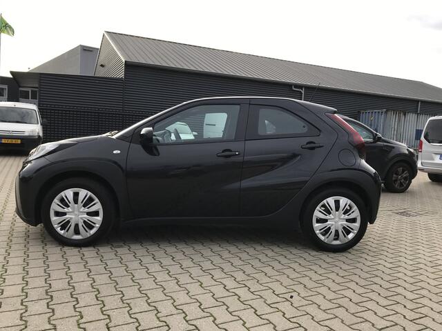 Toyota AYGO X 1.0 VVT-i MT Play