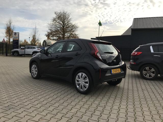 Toyota AYGO X 1.0 VVT-i MT Play