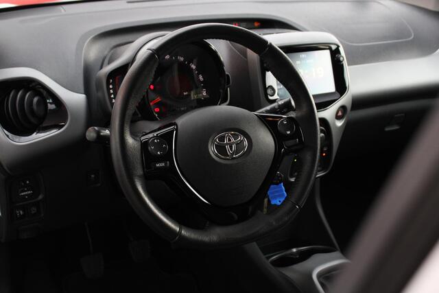 Toyota AYGO 1.0 VVT-i x-play Achteruitrijcamera, Airco, Bluetooth, Elek. Ramen