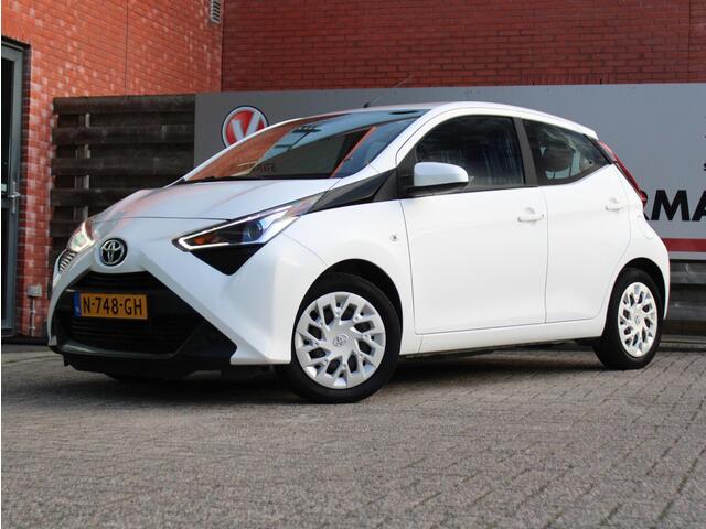 Toyota AYGO 1.0 VVT-i x-play Achteruitrijcamera, Airco, Bluetooth, Elek. Ramen