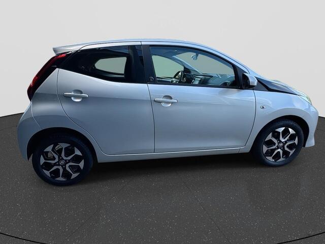 Toyota AYGO 1.0 VVT-i Team Edition | Rijklaar | LM Velgen |