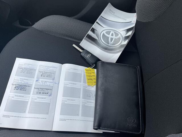 Toyota AYGO 1.0 VVT-i x-fun / airco / dealer onderhouden / Bluetooth telefoonvoorbereiding /