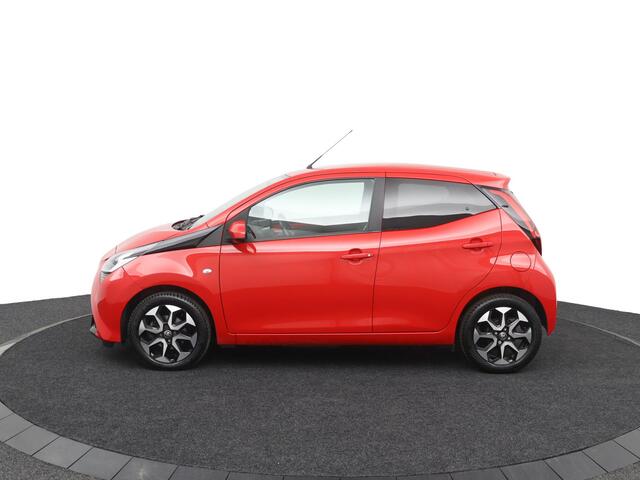 Toyota AYGO 1.0 VVT-i x-joy | Climate control | Parkeercamera | Apple carplay android auto |