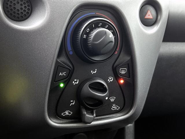 Toyota AYGO 1.0 VVT-i x-play | Apple CarPlay / Android Auto (Navigatie) | Airco | Camera |