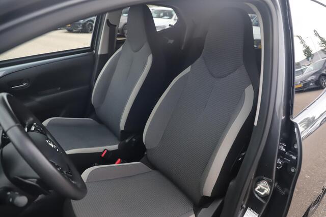 Toyota AYGO 1.0 VVT-i X-Joy Cabrio Automaat Schuifdak Climate Control 14 inch LMV Achteruitrijcamera