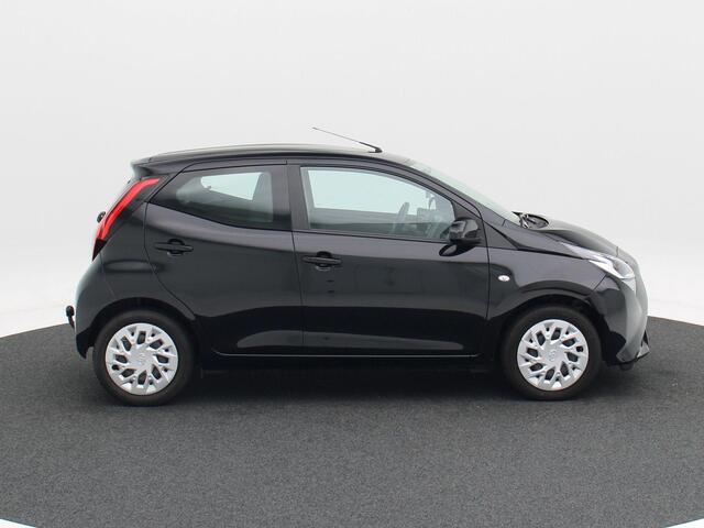 Toyota AYGO 1.0 VVT-i Automaat x-play | Bluetooth | Trekhaak | Camera | Carplay | 79.228 Km!!