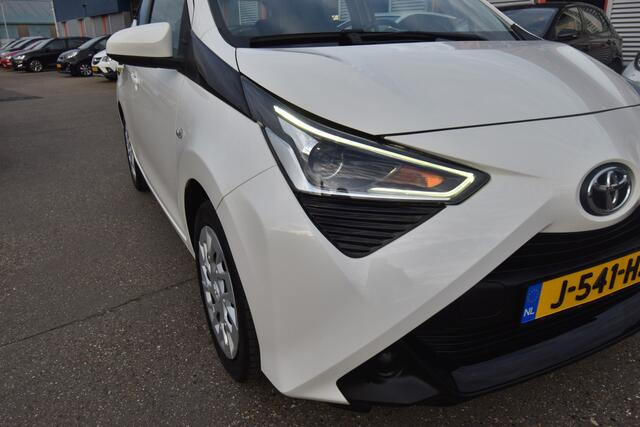 Toyota AYGO 1.0 VVT-i x-play , NAVI VIA APP , A UITRIJ CAM , AIRCO , EL VOOR ,