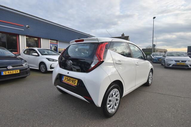 Toyota AYGO 1.0 VVT-i x-play , NAVI VIA APP , A UITRIJ CAM , AIRCO , EL VOOR ,