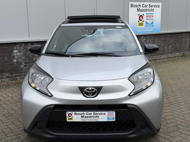 Toyota AYGO X 1.0 VVT-i MT PLAY | Camera | Key-less | Carplay | Vouwdak | Panorama Interesse, Proefrit? Bel of app met: 06-24 28 28 42