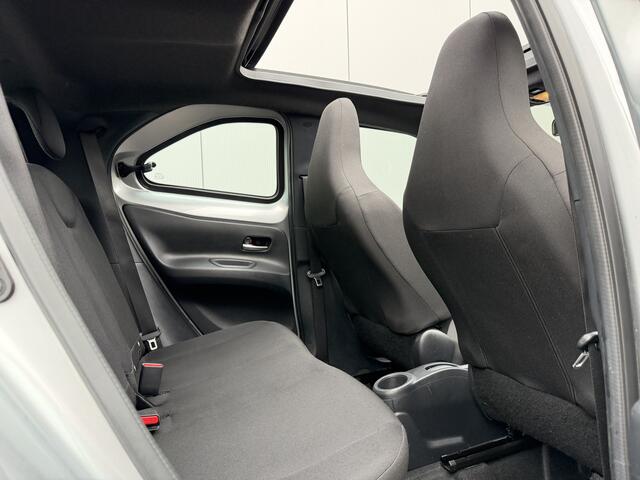 Toyota AYGO X 1.0 VVT-i MT PLAY | Camera | Key-less | Carplay | Vouwdak | Panorama Interesse, Proefrit? Bel of app met: 06-24 28 28 42
