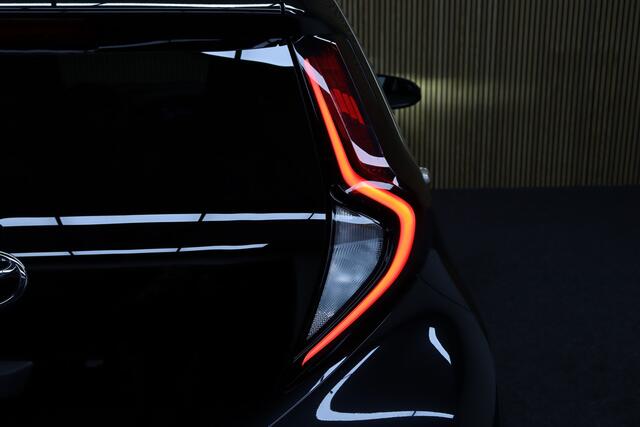 Toyota AYGO X 1.0 VVT-i MT Limited | Elek. Vouwdak | Adaptive-cruise | Camera | Clima | Apple Carplay & Android Auto | Keyless | Stoelverwarming