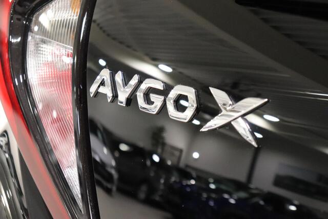 Toyota AYGO X 1.0 VVT-i MT Pulse, Design pack, Apple Carplay/Android Auto, Cruise & Climate Control, Parkeercamera, LED!