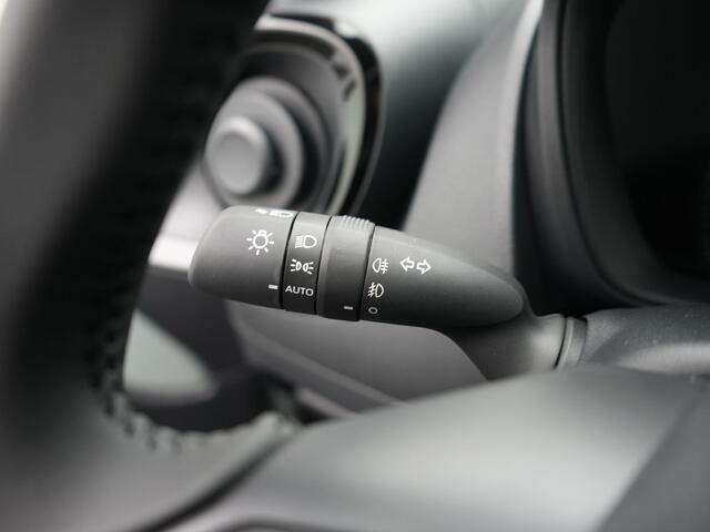 Toyota AYGO X 1.0 VVT-i MT Envy + Cabriodak | Apple Carplay/Android Auto | Cabriodak |