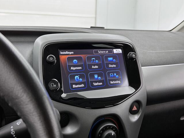 Toyota AYGO 1.0 VVT-i x-play | 1e Eigenaar | Dealer Onderhouden | Apple Carplay / Android Auto |