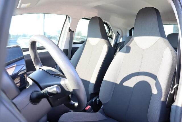 Toyota AYGO 1.0 VVT-i x-fun, Bluetooth, Aux, Airco, FM / AM Radio, Speed Limiter, Start Stop, Elektrische ramen voor, Stuurwiel bediening