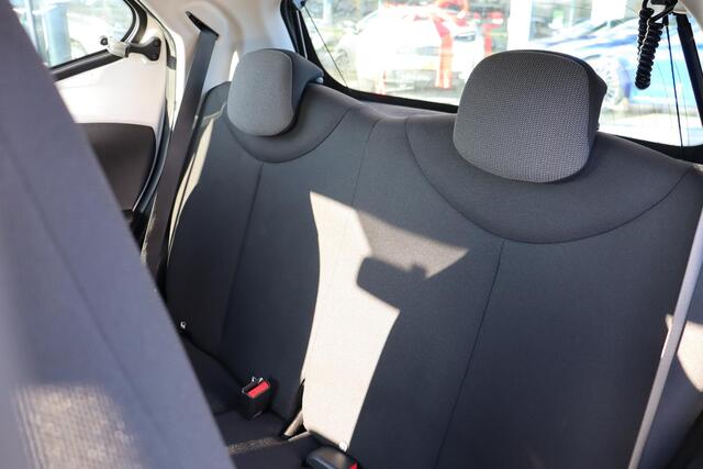 Toyota AYGO 1.0 VVT-i x-fun, Bluetooth, Aux, Airco, FM / AM Radio, Speed Limiter, Start Stop, Elektrische ramen voor, Stuurwiel bediening