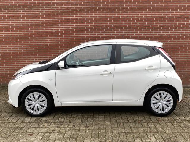 Toyota AYGO 1.0 VVT-I X-PLAY AUTOMAAT CAMERA AIRCO BLUETOOTH