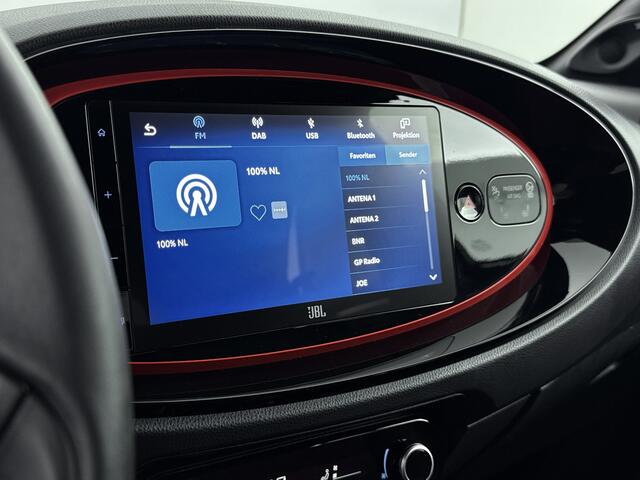 Toyota AYGO X 1.0 VVT-i S-CVT Premium Limited | Navigatie | Stoelverwarming | JBL Premium Audio | Keyless Entry/Start |