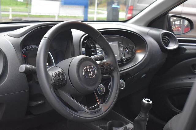 Toyota AYGO X 1.0 VVT-i MT Play 1e Eigenaar | Carplay Navi | All-Seasons | Camera | Airco | 12 mnd BOVAG garantie | Whatsapp 06-53188999