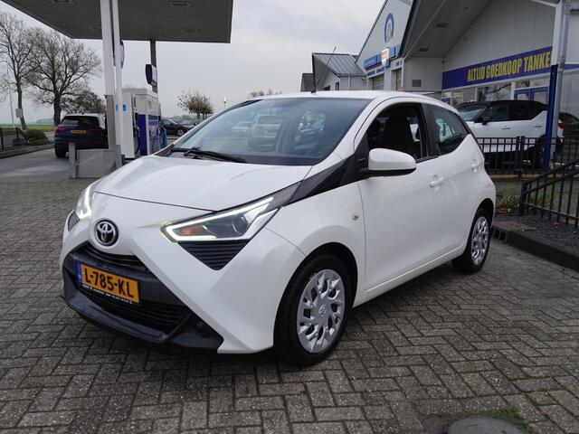 Toyota AYGO 1.0 VVT-i x-play GR. SCHERM | CARPLAY | AIRCO | BT-TEL