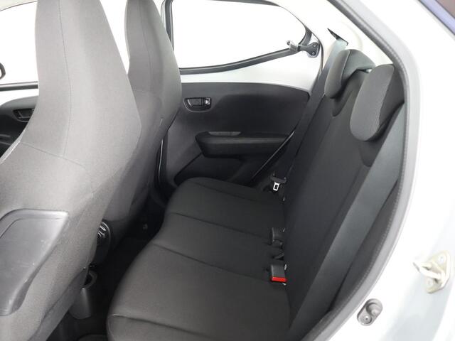 Toyota AYGO 1.0 VVT-i X SILVERLINE FUN CARPLAY NAVI AIRCO.5 DRS .GARANTIE TOT 2031 !