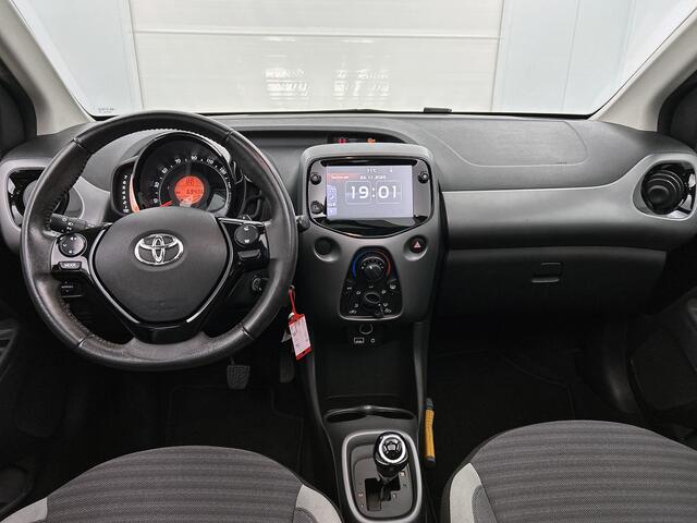 Toyota AYGO 1.0 VVT-i x-play Cabrio | Nederlandse Auto | Apple Carplay / Android Auto | Camera | Airco | Metallic Lak |