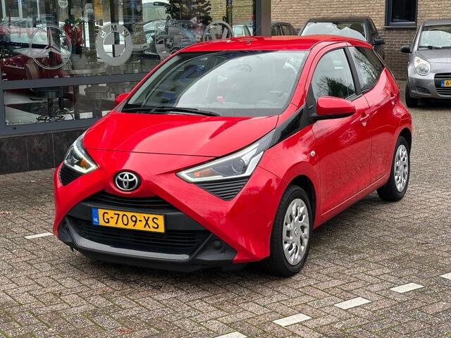 Toyota AYGO 1.0 VVT-I X-PLAY Limited Camera Airco