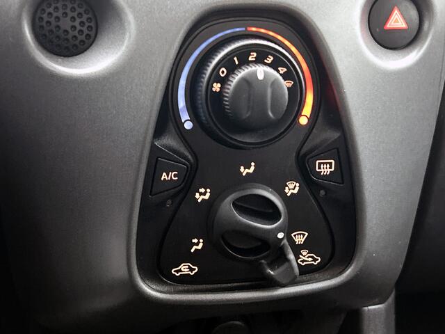 Toyota AYGO 1.0 VVT-i x-play cabrio | NL auto | Panoramisch vouwdak |