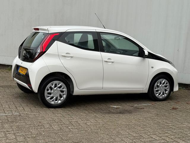 Toyota AYGO 1.0 VVT-i x-play Navi/ Camera / Carplay